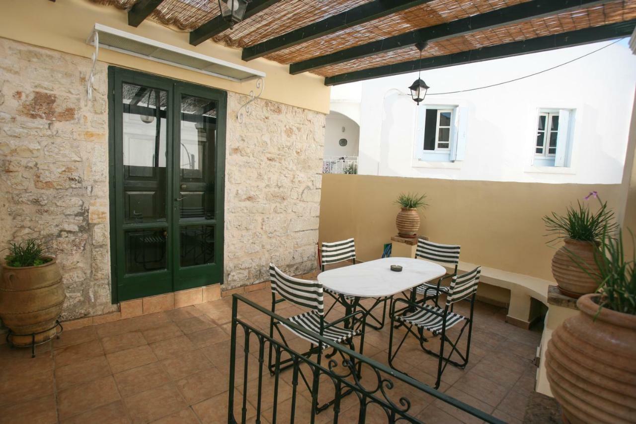 Hristina's Stone Cottage Kassiopi Esterno foto